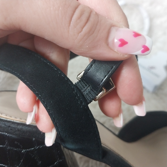 Kenneth Cole New York Dolly Platform Sandals - Picture 8 of 14